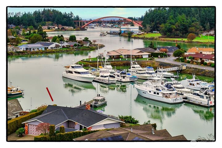 Property Photo:  858  Kalispell Drive  WA 98257 