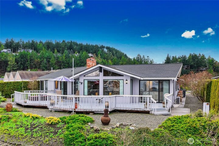 Property Photo: 858 Kalispell Drive WA 98257