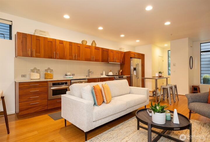 Property Photo:  1810  11th Avenue A  WA 98122 