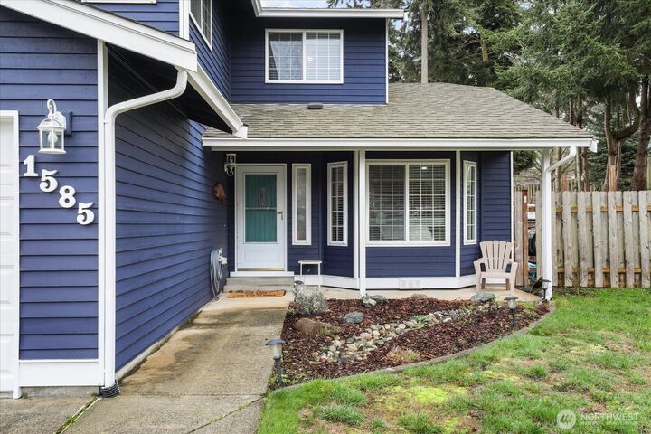 Property Photo:  1585 NW 2nd Avenue  WA 98277 