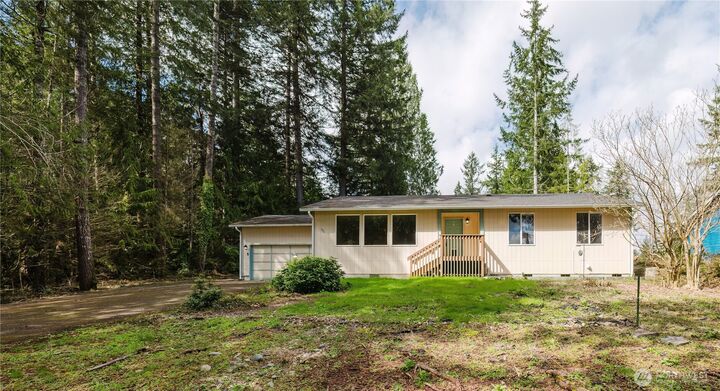 Property Photo:  501 E Saint Andrews Drive  WA 98584 