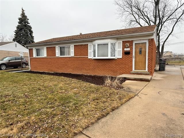 Property Photo:  3913 Farnum Street  MI 48141 