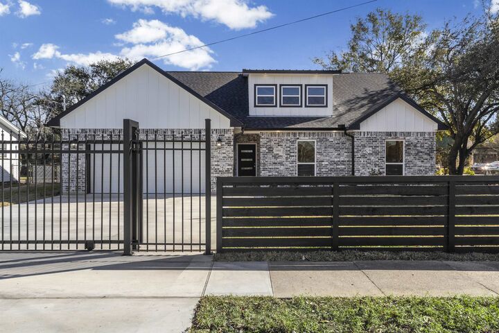 Property Photo:  2950 Gulf St.  TX 77703 