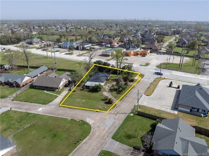 Property Photo: 1401 Forest Lane LA 70663