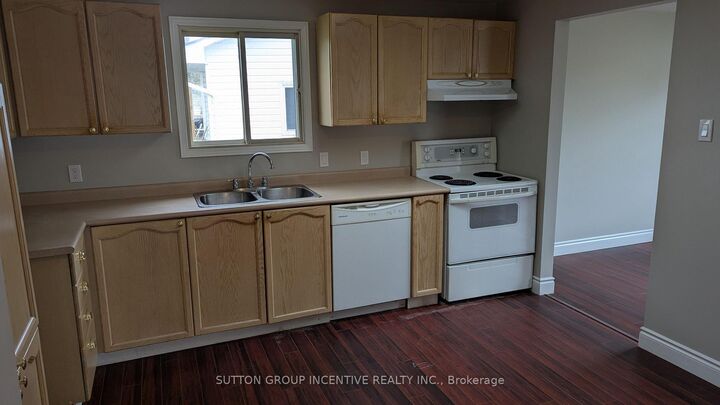 Property Photo: 49 Royal Oak Drive ON L0L 1L0