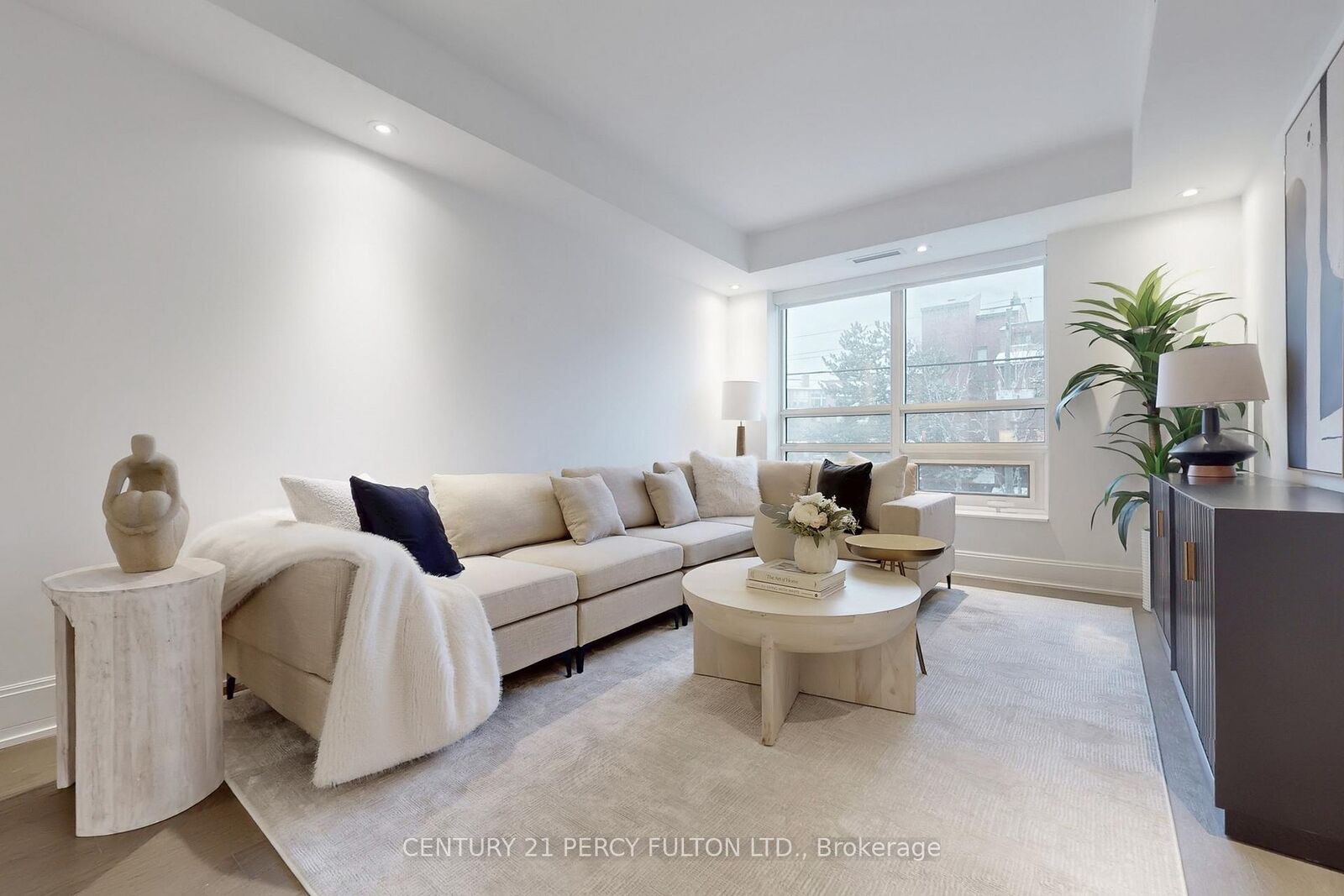 Property Photo:  355 Bedford Park Avenue 206  ON M5M 0B2 