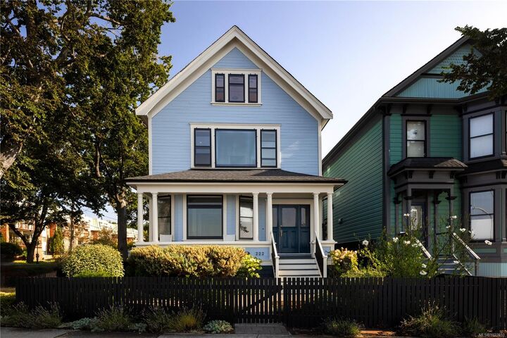 Property Photo:  222 Dallas Rd  BC V8V 1A5 