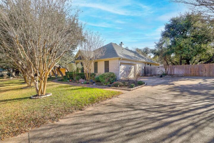 Property Photo:  301 Rim Rock Drive  TX 78628 