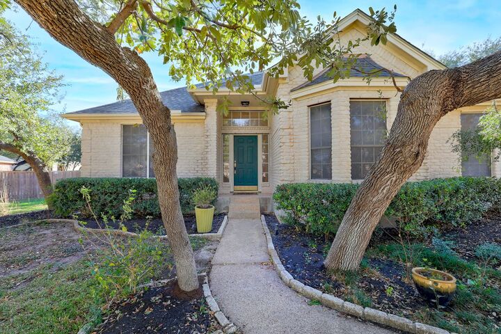 Property Photo:  301 Rim Rock Drive  TX 78628 