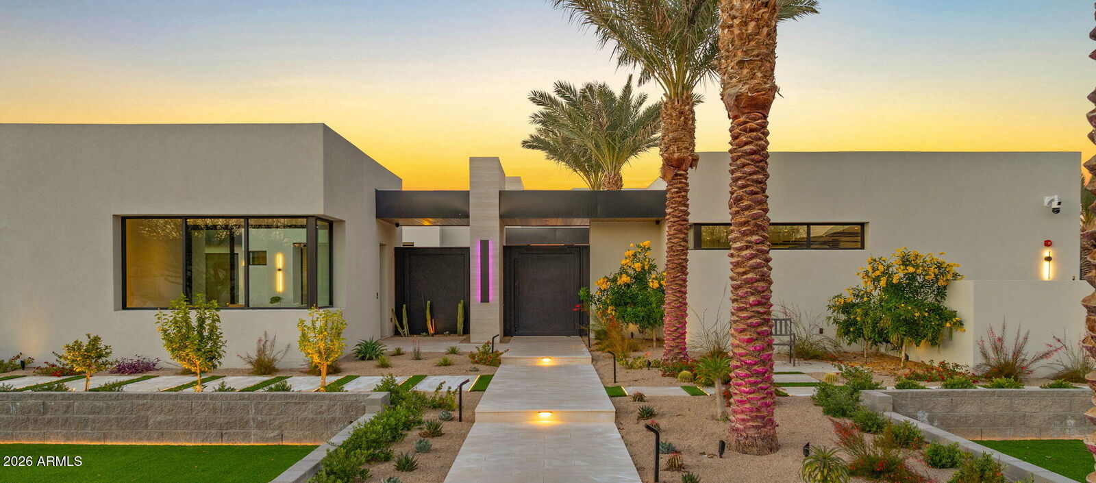 Property Photo: 6824 E Hummingbird Lane AZ 85253