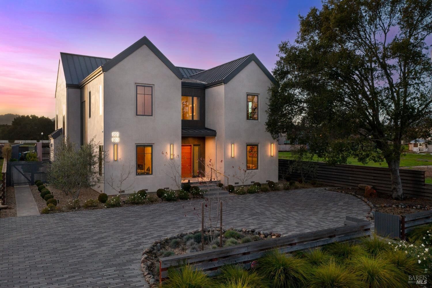 Property Photo:  991 Grove Street  CA 95448 