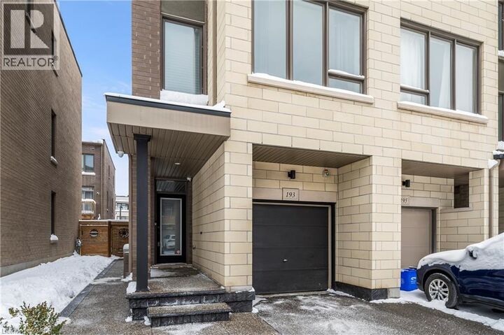 Photo de la propriété:  193 Huguenot Road  ON L6H 0L6 