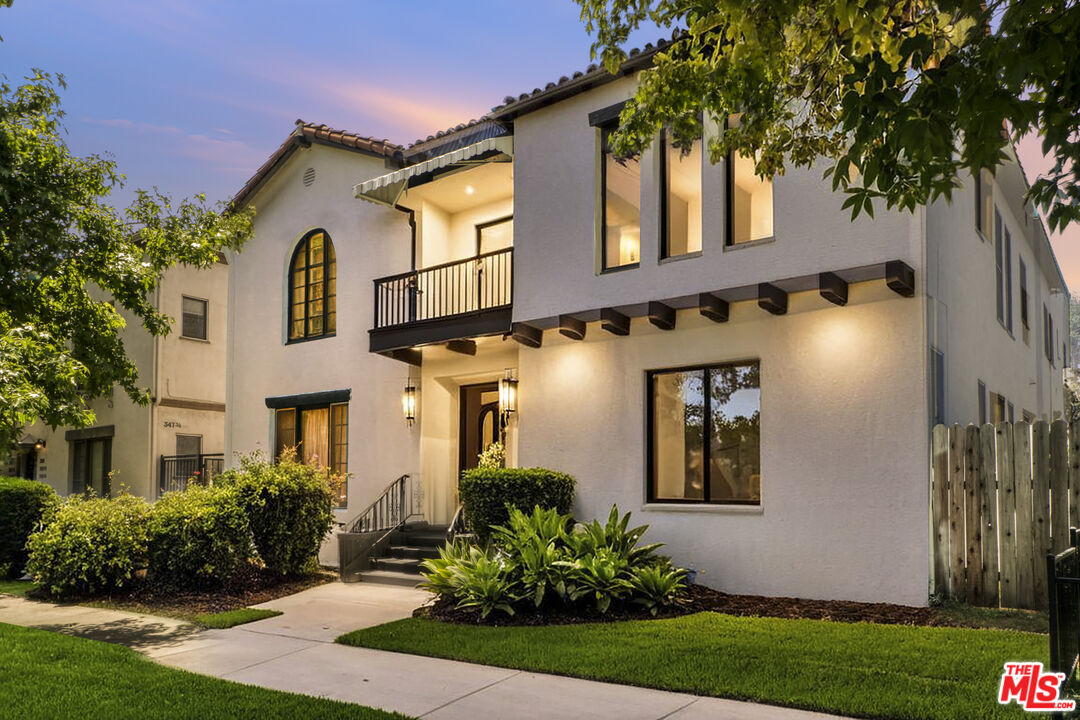 Property Photo:  351 N Orange Grove Ave  CA 90036 