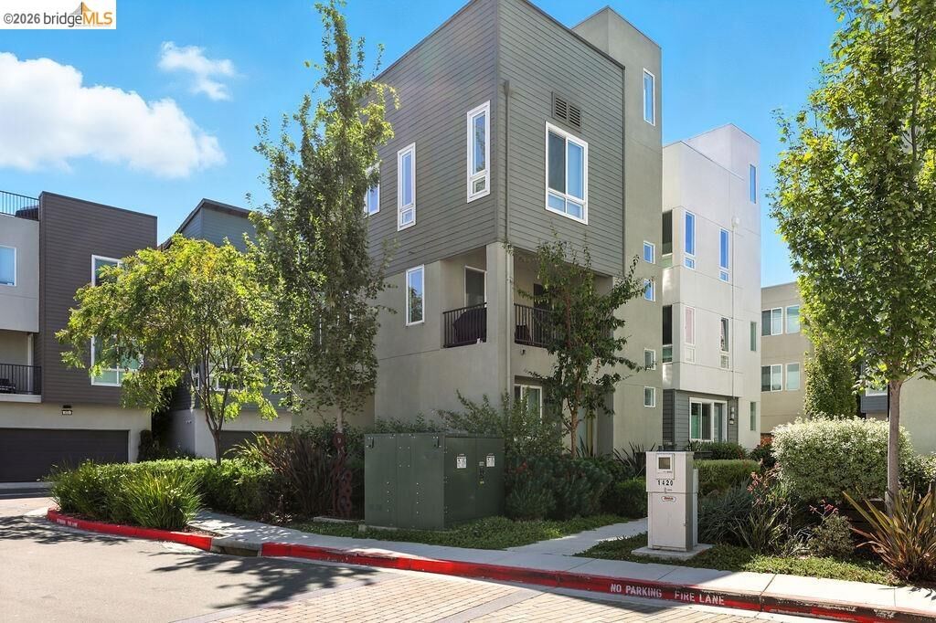 Property Photo: 863 Lookout Street CA 94804