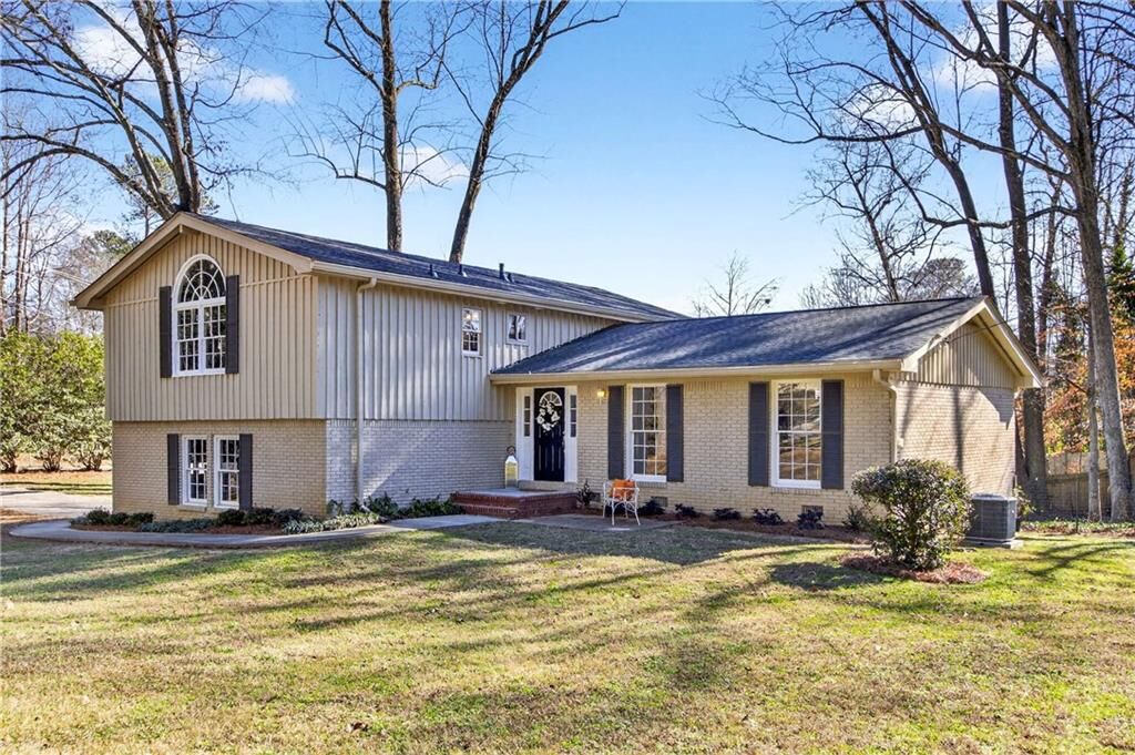 Property Photo:  5121 Davantry Drive  GA 30338 