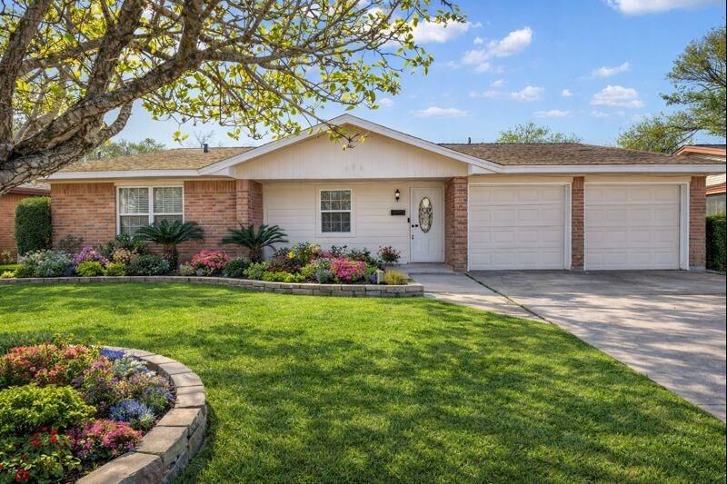 Property Photo:  7226 Kingsway Drive  TX 77087 