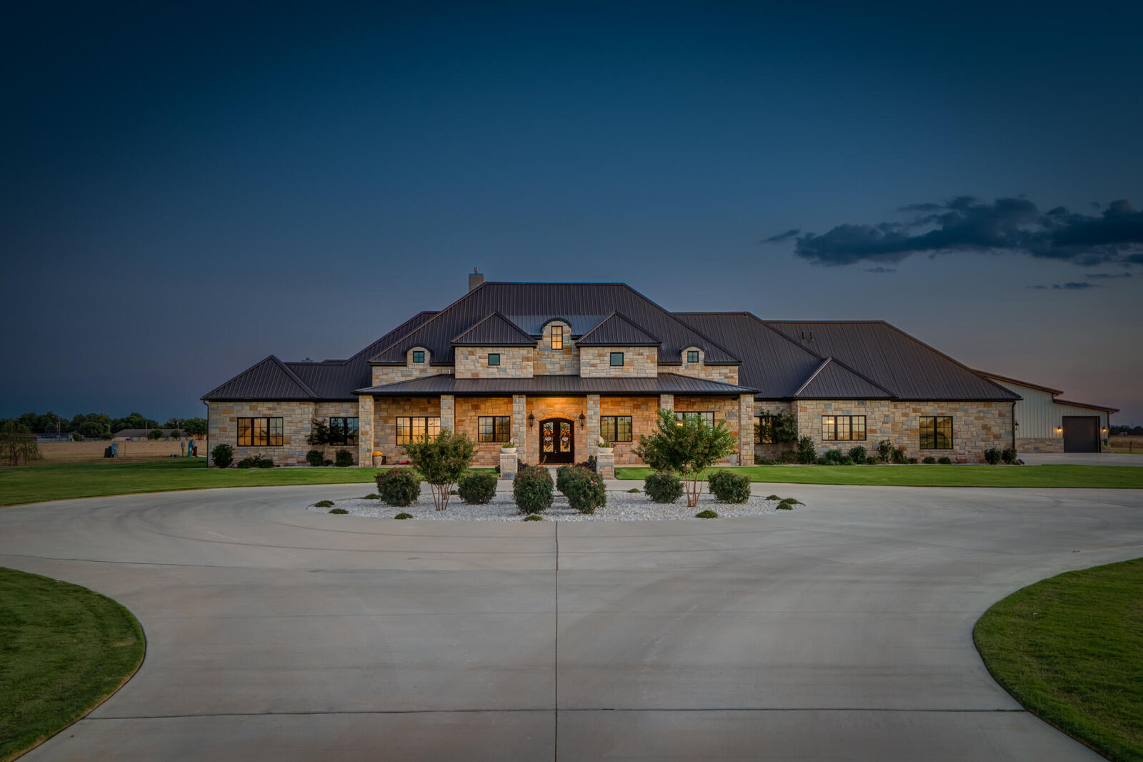 Property Photo:  8216 E County Rd 6100  TX 79329 