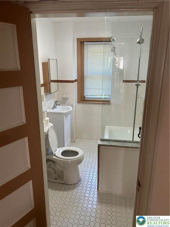 Property Photo: 1129 Russell Avenue PA 18015