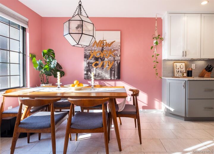 Property Photo:  4 Foxwood Drive 5  NY 10570 