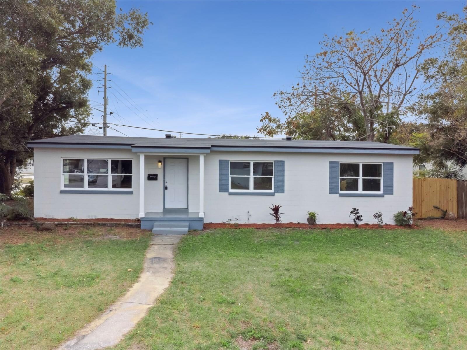 Property Photo:  4322 Lancashire Lane  FL 32812 