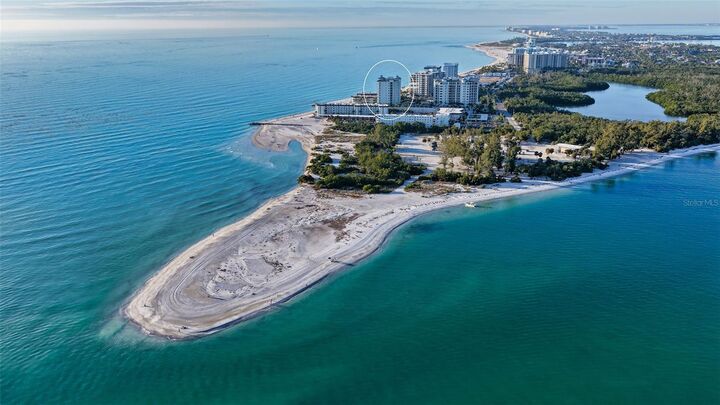 Property Photo: 2052 Benjamin Franklin Drive D702 FL 34236