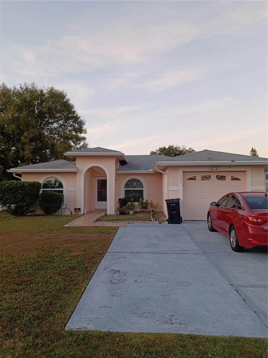 Property Photo:  707 Dromedary Drive  FL 34759 