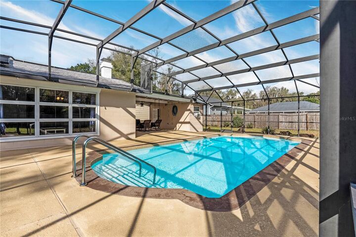 Property Photo:  2255 E Florence Avenue  FL 32724 