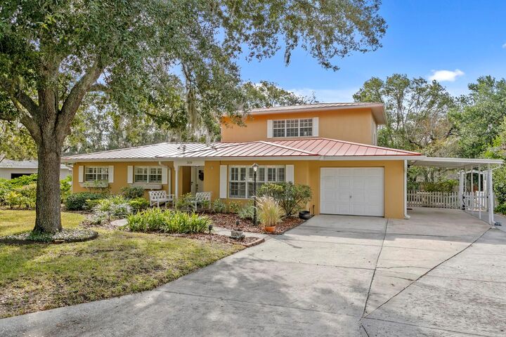 Property Photo:  309 Park Ridge Avenue  FL 33617 