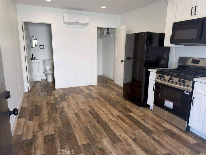 Property Photo:  523 1/2 W 78th Street  CA 90044 