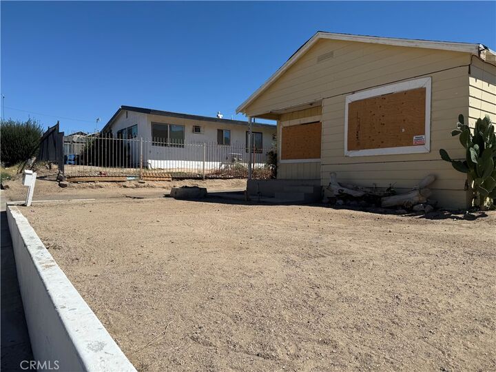 Property Photo:  550 W Fredricks Street  CA 92311 