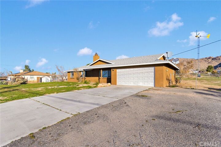 Property Photo:  24726 Cahuilla  CA 92307 