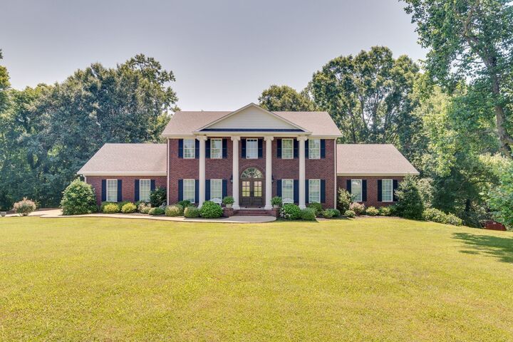 Property Photo:  1192 Austin Cir  TN 38464 