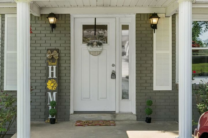 Property Photo:  630 Lakeview Cir  TN 37178 