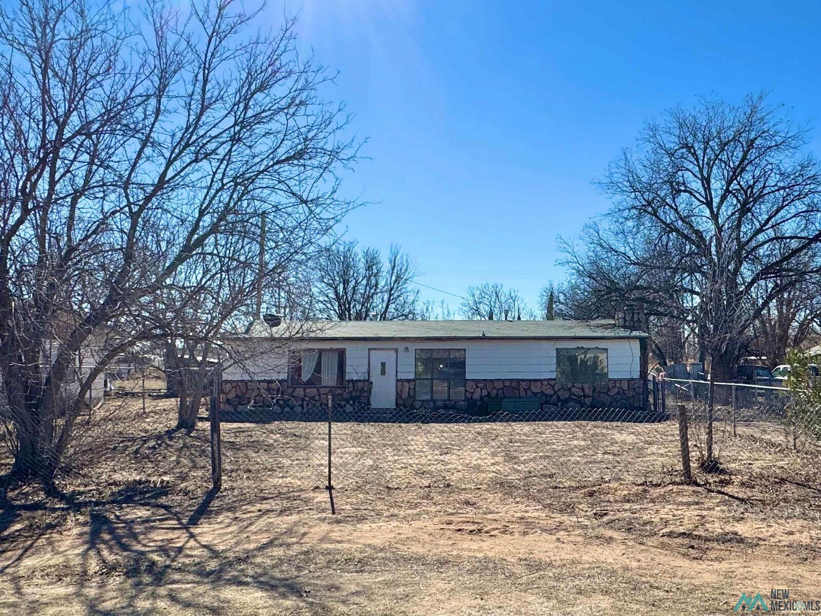 Property Photo: 213 S La Huerta Circle NM 88220