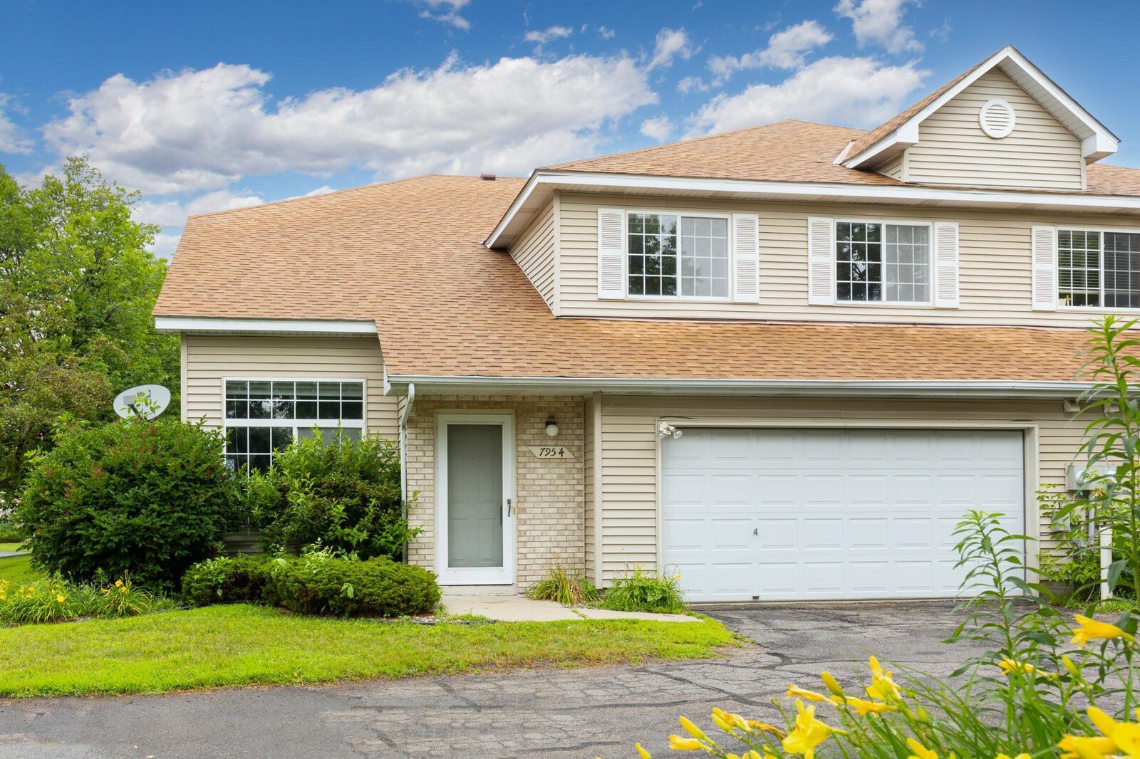 Property Photo:  7954 Timber Lake Drive  MN 55347 