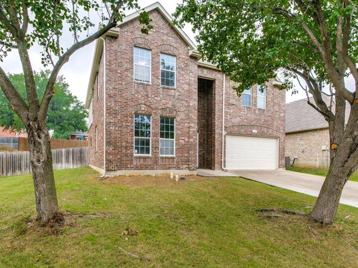 Property Photo:  1105 Windhaven Circle  TX 75067 