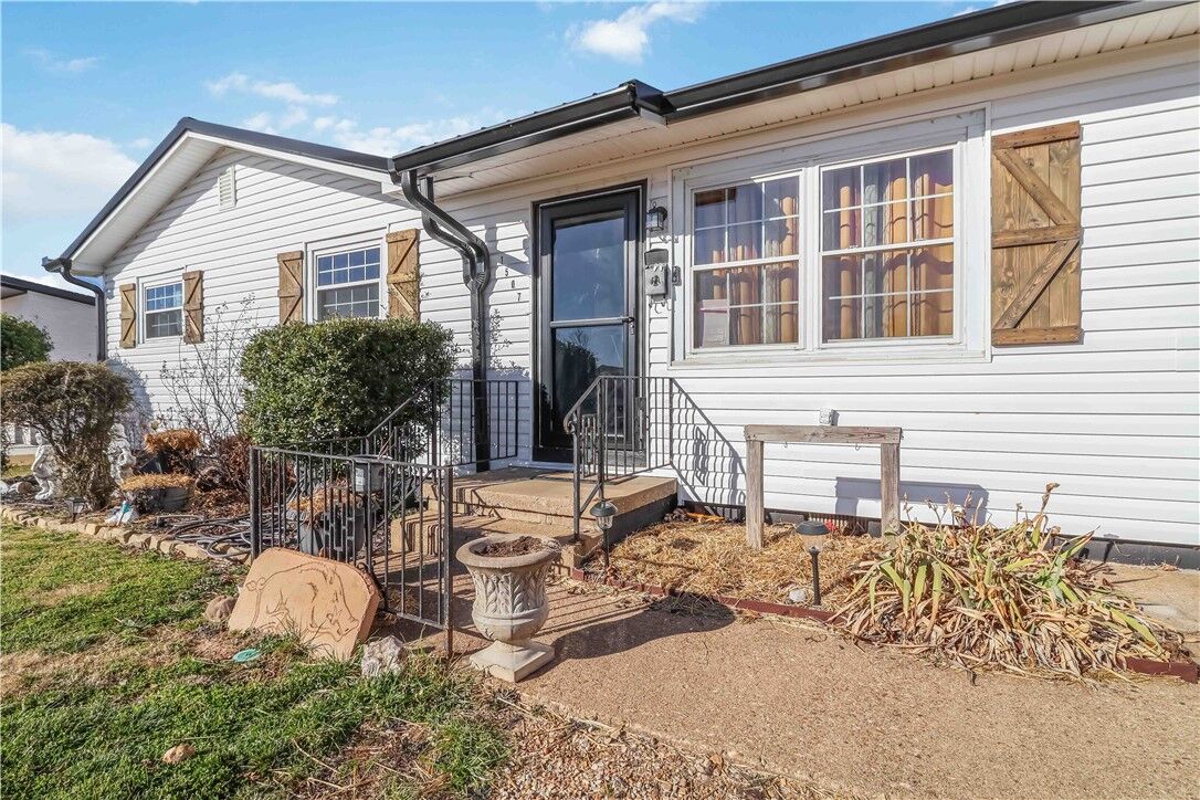 Property Photo:  1507 Sycamore Street  AR 72758 