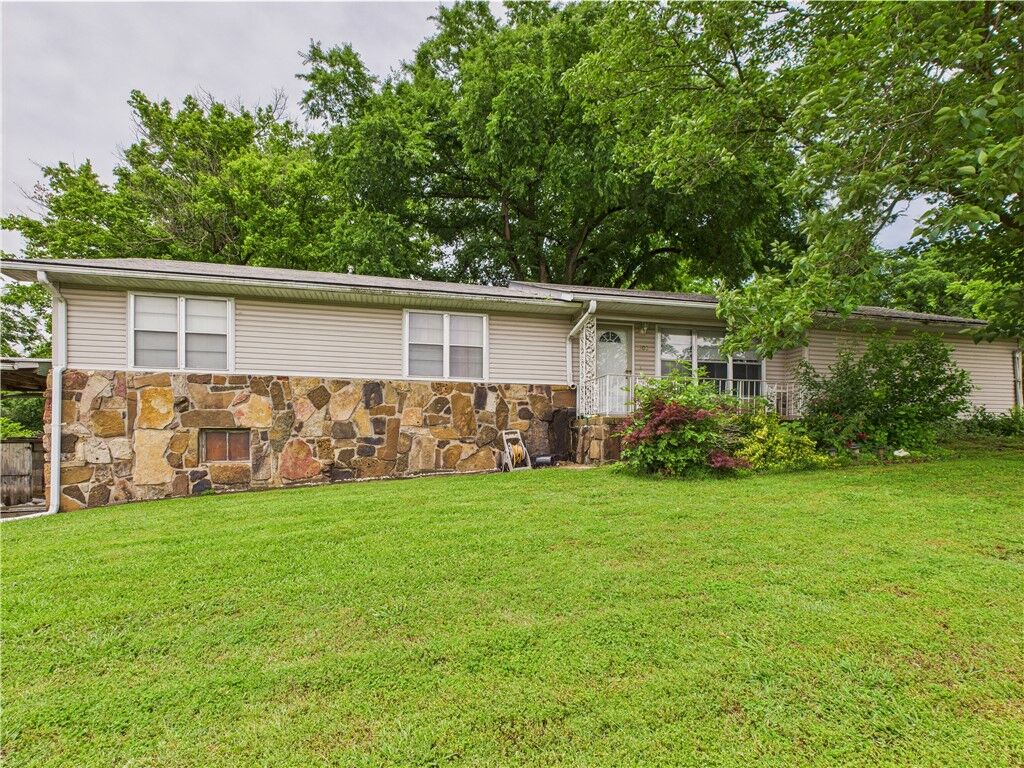 Property Photo:  308 3rd Street  AR 72601 