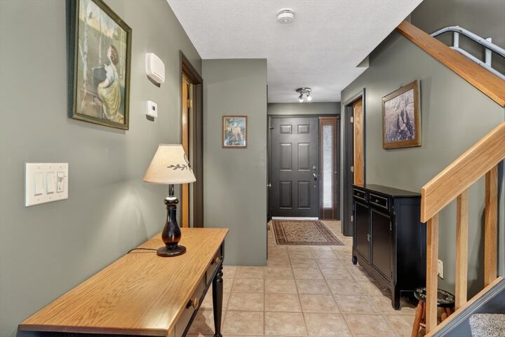 Property Photo:  6 Chapman Pl 6  MA 01453 