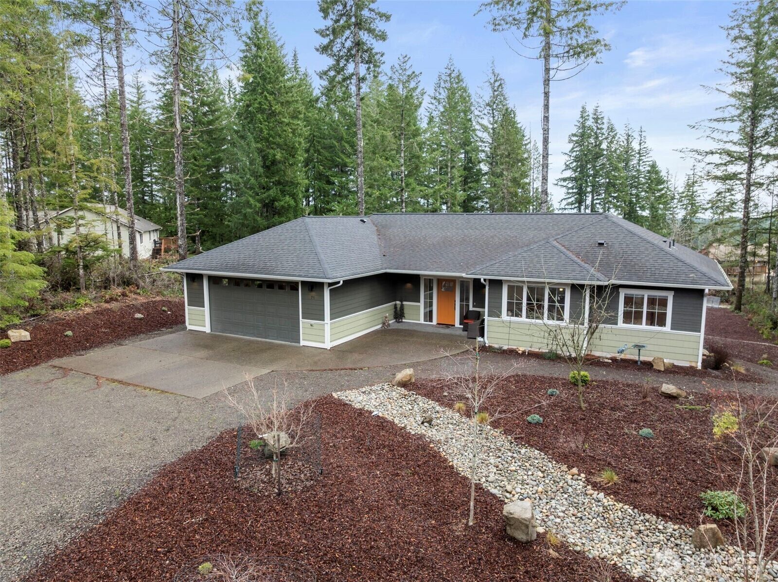 Property Photo: 71 E Hemlock Court WA 98592
