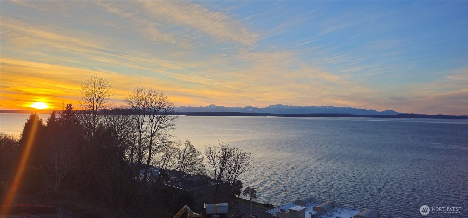 Property Photo:  1019  California Lane SW  WA 98116 