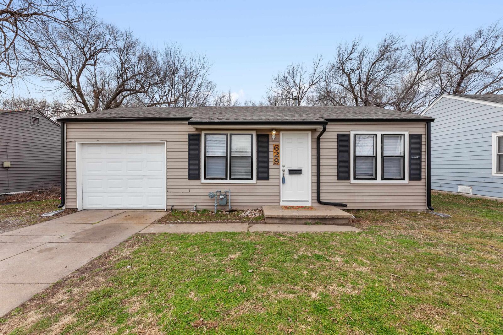 Property Photo:  629 S Saint Paul St  KS 67213 