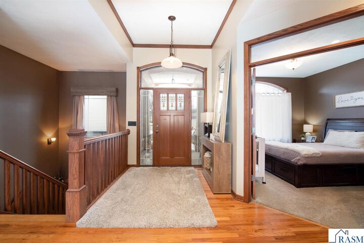 Property Photo:  610 E Rolling Hills Drive  MN 56057 