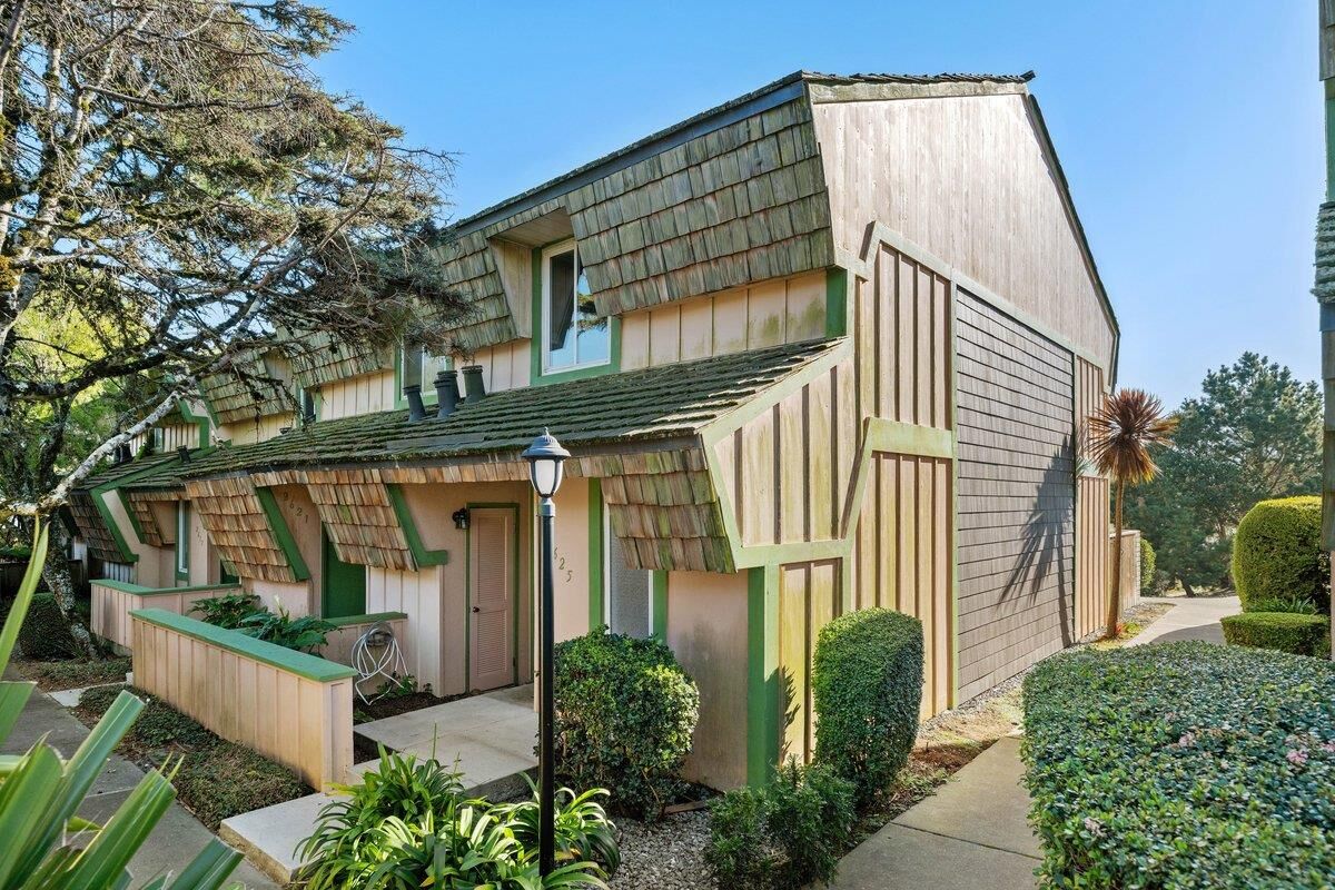 Property Photo: 2625 Duhallow Way CA 94080