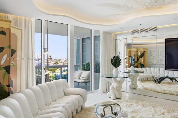 Property Photo:  1000 S Pointe Dr 1606  FL 33139 