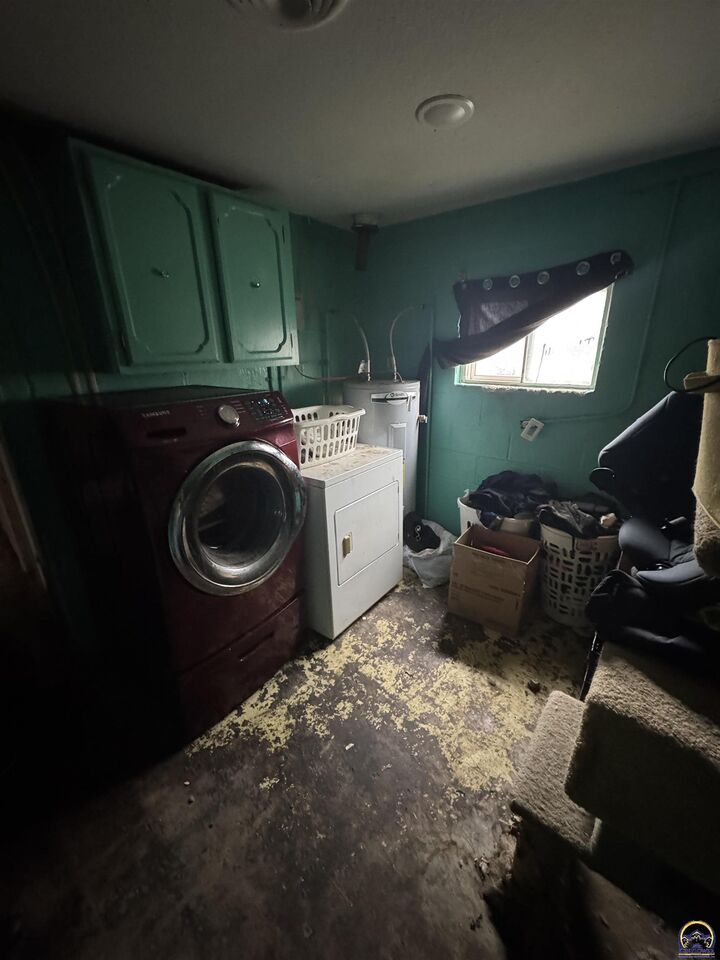 Property Photo:  1111 SW Lincoln St  KS 66604 