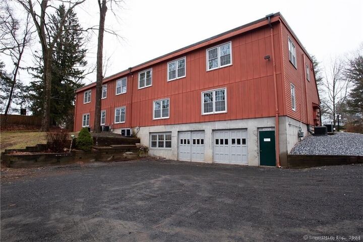 Property Photo: 128 Garden Street 2nd Floor 2 CT 06032