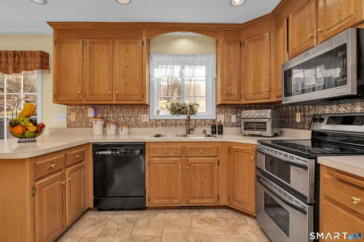 Property Photo:  138 Burton Road  CT 06403 