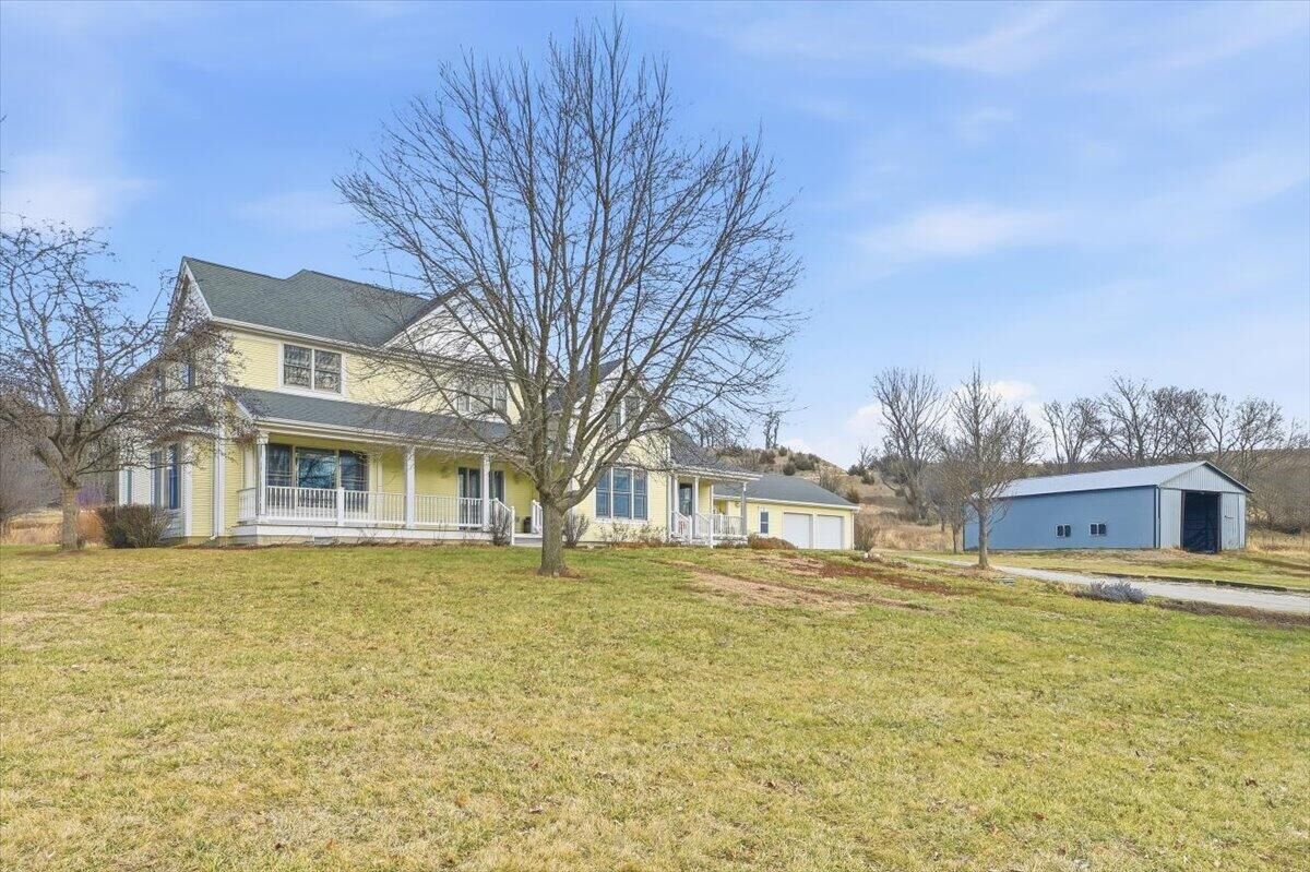 Property Photo: 2048 Horse Creek Road IA 51652