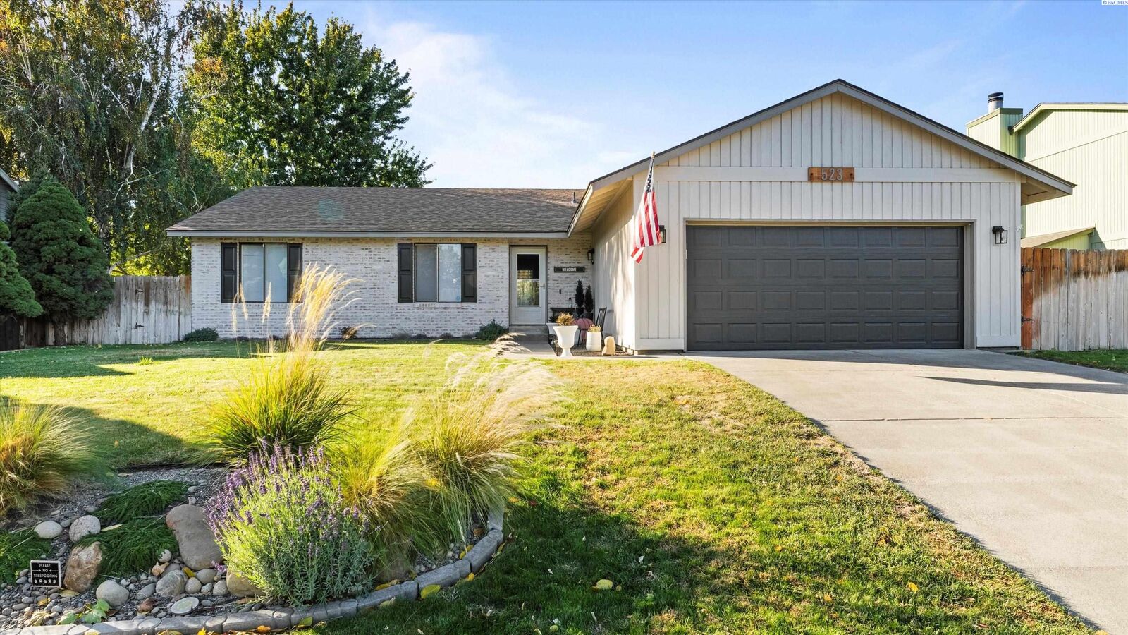 Property Photo:  523 N Montana St  WA 99336 